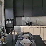 Lullaby - Balcony View & Private Garage Lägenhet *