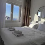 Lullaby - Balcony View & Private Garage *