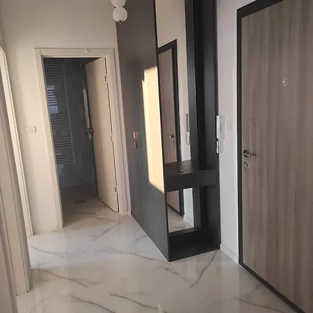 Lullaby - Balcony View & Private Garage Appartement *