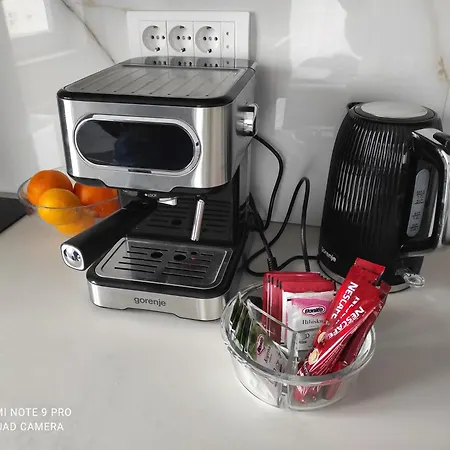 Lullaby - Balcony View & Private Garage