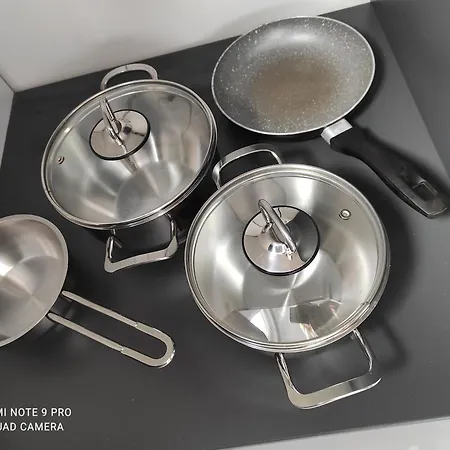 Lullaby - Balcony View & Private Garage شقة