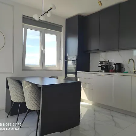 Lullaby Apartment, Moderan Stan Sa Dvije Spavace Sobe I Privatnom Garazom 아파트