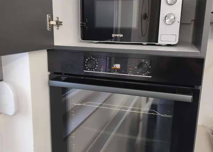 Lullaby - Balcony View & Private Garage شقة *