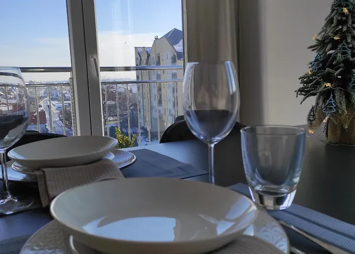 Lullaby - Balcony View & Private Garage بييلينا