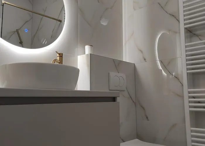 Lullaby - Balcony View & Private Garage شقة