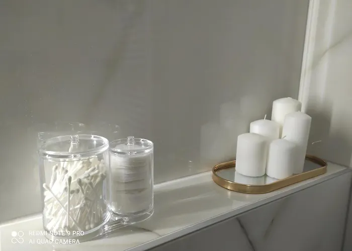 Lullaby - Balcony View & Private Garage شقة *