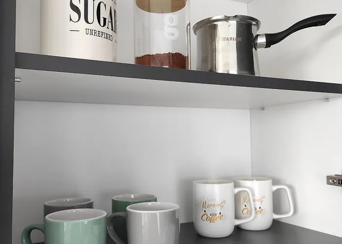 Lullaby - Balcony View & Private Garage شقة