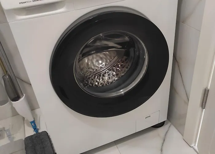 Lullaby - Balcony View & Private Garage