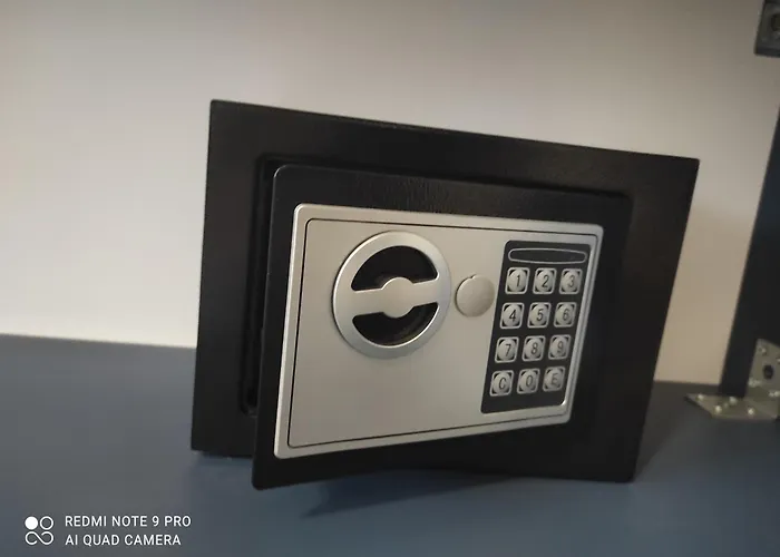 Lullaby - Balcony View & Private Garage *