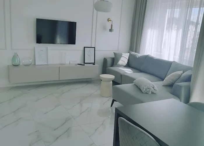 Lullaby - Balcony View & Private Garage