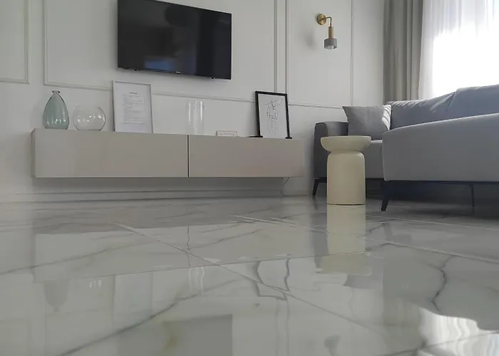 Lullaby - Balcony View & Private Garage بييلينا